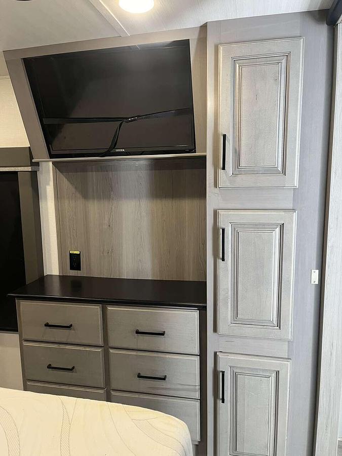 Used 2022 Keystone Montana 3761FL