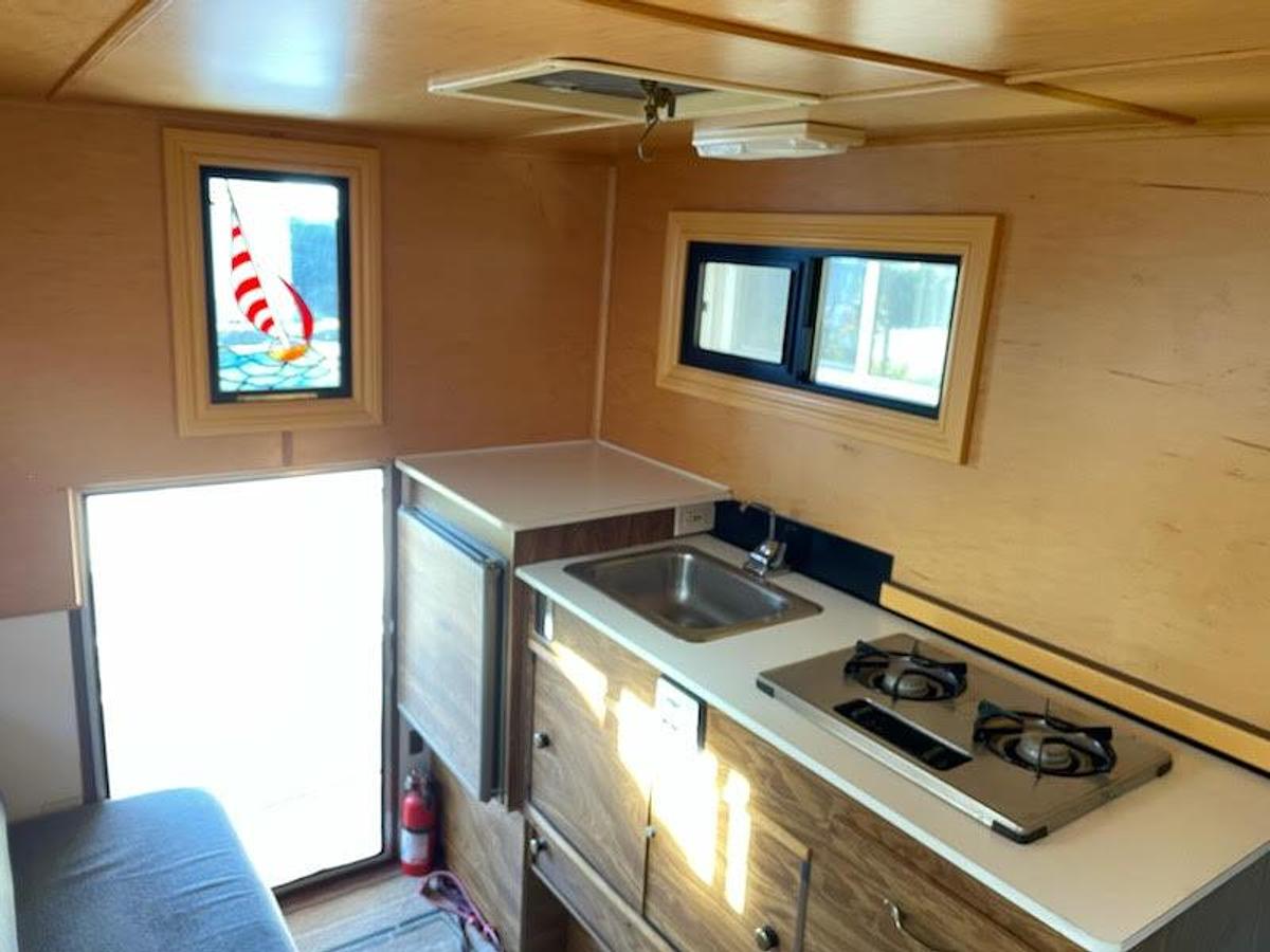 Used 2001 4 Wheel Eagle Slide Camper