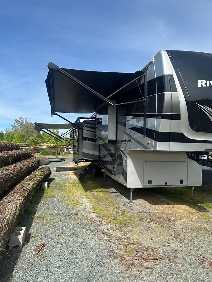 Used 2021 Forest River RiverStone Legacy 39RKFB