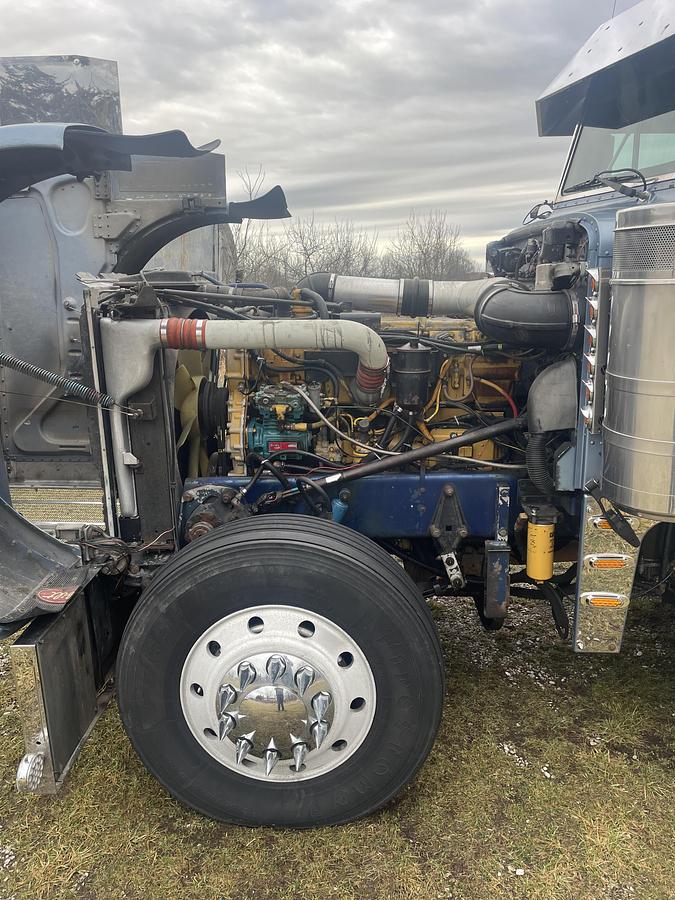 Used 1996 Peterbilt 379 Conventional Sleeper Semi