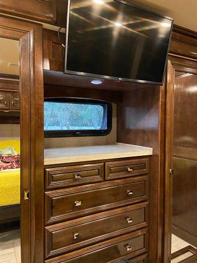 Used 2020 Fleetwood Discovery LXE 40M