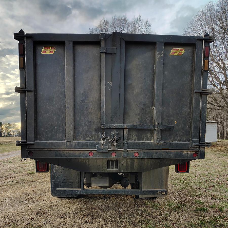 Used 2011 Petersen TL3 Lightning Loader Grapple Truck