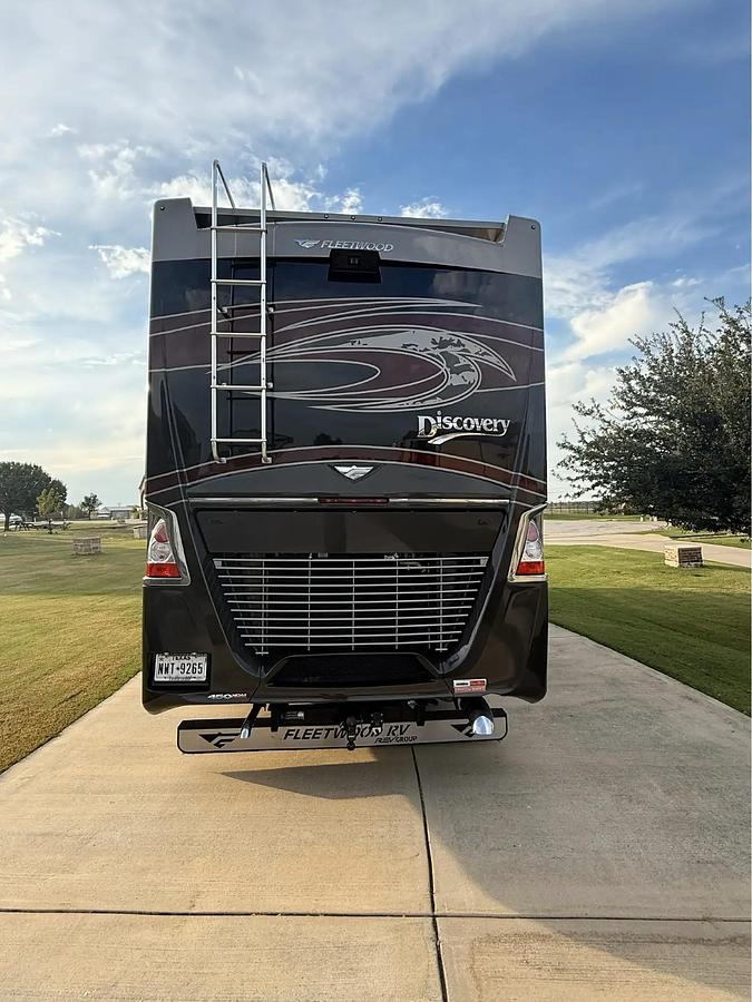Used 2022 Fleetwood Discovery LXE 44H