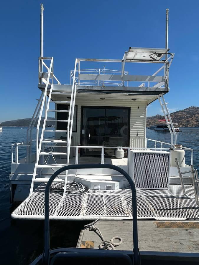 Used 1979 Master Fab 47-Foot Houseboat