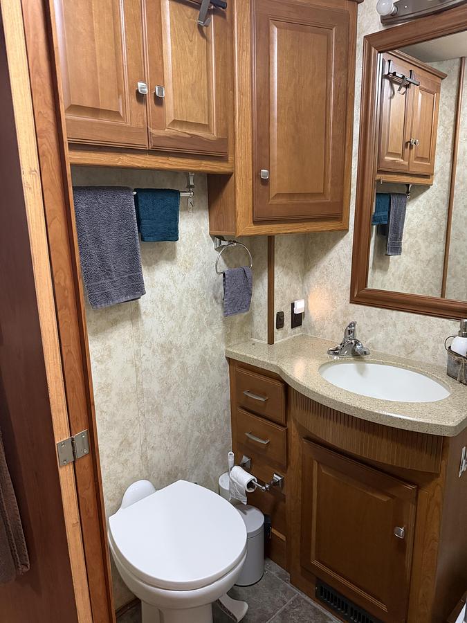 Used 2009 Winnebago Journey 34Y Class A Motorhome