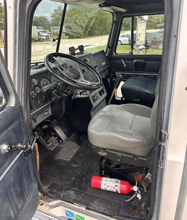 Used 1999 Mack CH613