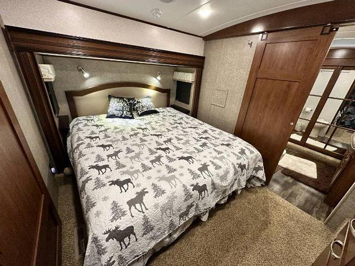 Used 2016 Jayco Pinnacle 36FBTS