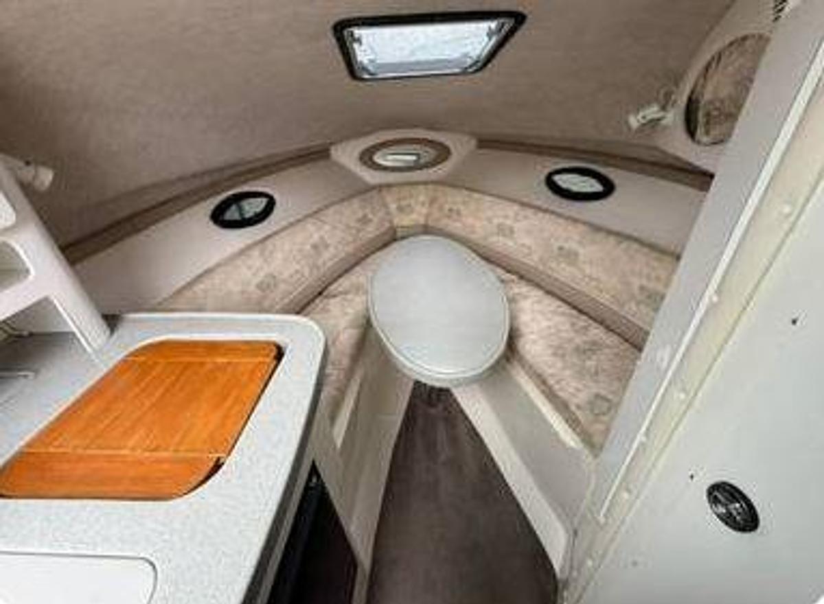 Used 2000 Sea swirl 250 Aft – 5.7L Volvo Penta – Volvo Outdrive – Macerator