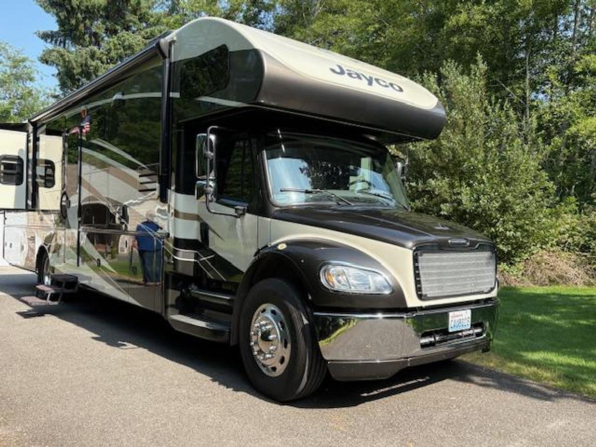 Used 2016 Jayco Seneca 36FK