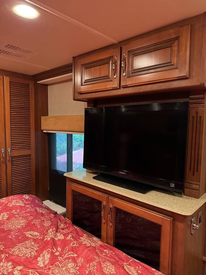 Used 2012 Fleetwood Discovery 40X Class A Diesel Motorhome