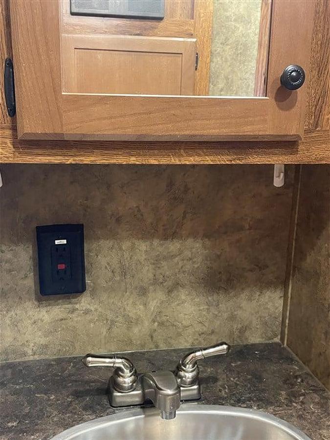 Used 2021 Lakota C7309 3 Horse Trailer with Living Quarters