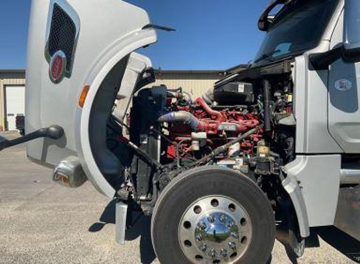Used 2023 Peterbilt 567