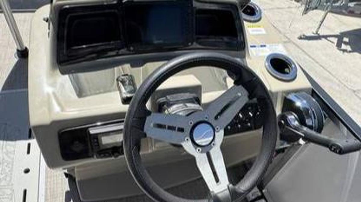 Used 2022 Tritoon Silver Wave 2210 JS