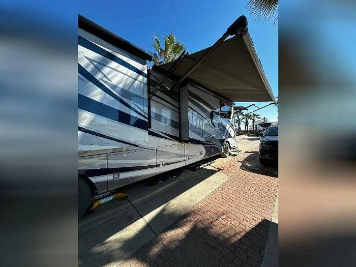 Used 2019 Newmar Ventana 4369