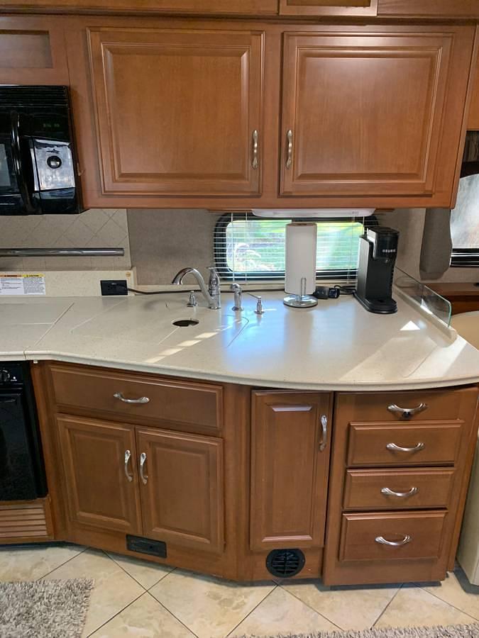 Used 2010 Fleetwood Discovery 40K