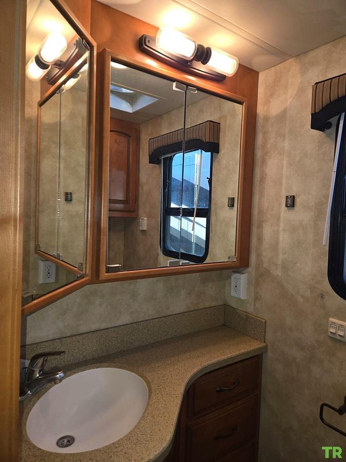 Used 2010 Newmar Dutch Star 4010 | 40' Class A Diesel Pusher | 4 Slides | Sleeps 6 | 77,000 Miles