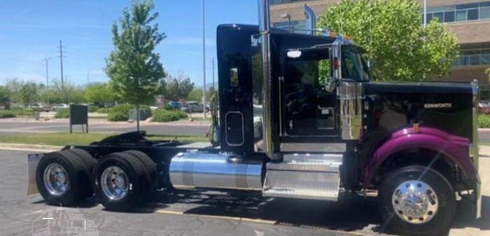 Used 2022 KENWORTH W900B