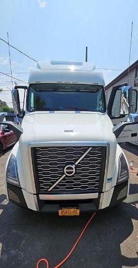 Used 2021 Volvo VNL64T860