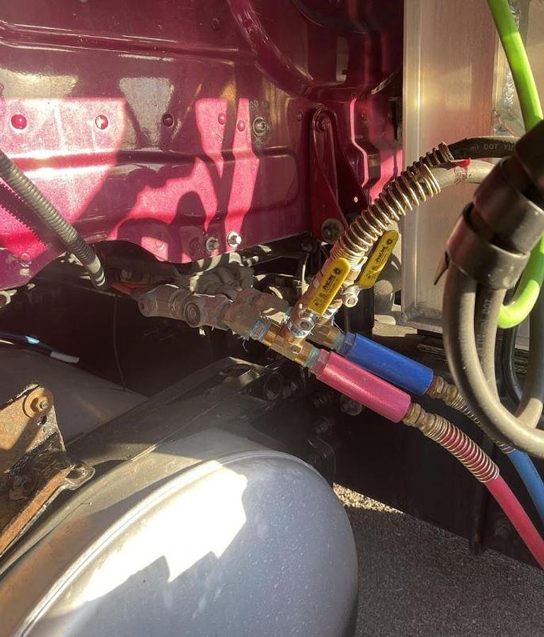 Used 2019 FREIGHTLINER CASCADIA 126