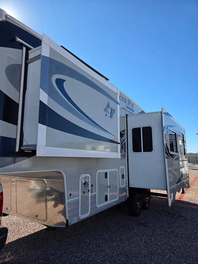 Used 2020 Northwood Grande Ronde Arctic Fox 27-5L Fifth Wheel