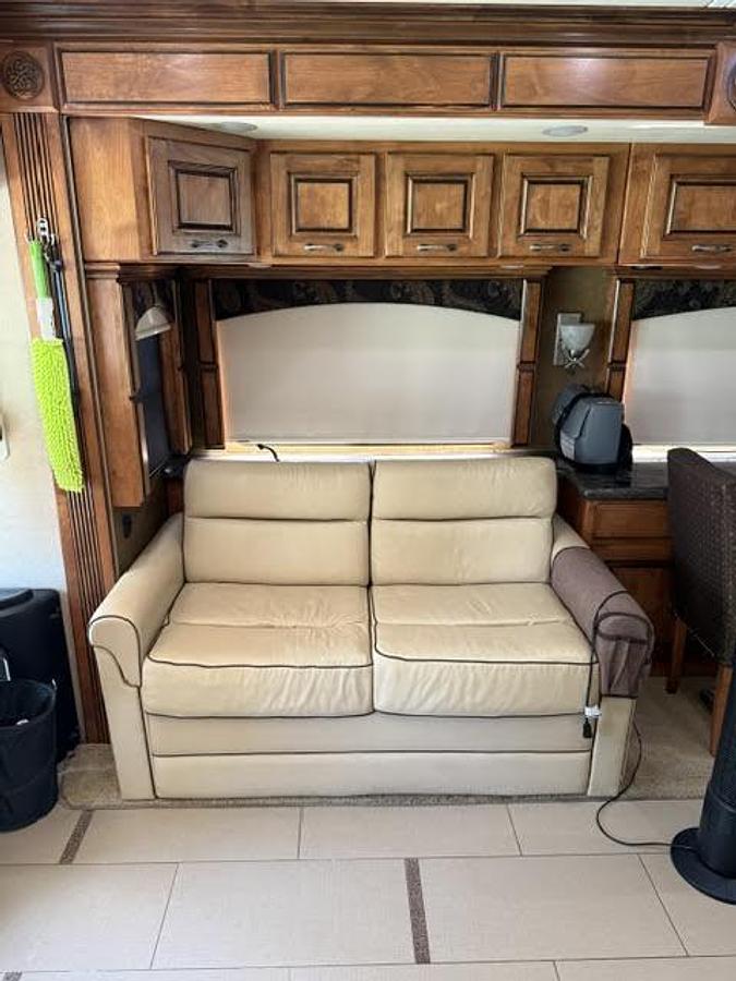 Used 2012 MONACO KNIGHT 40DT
