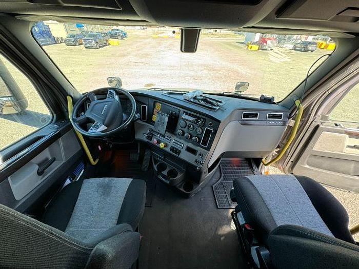 Used 2020 Freightliner CASCADIA 126
