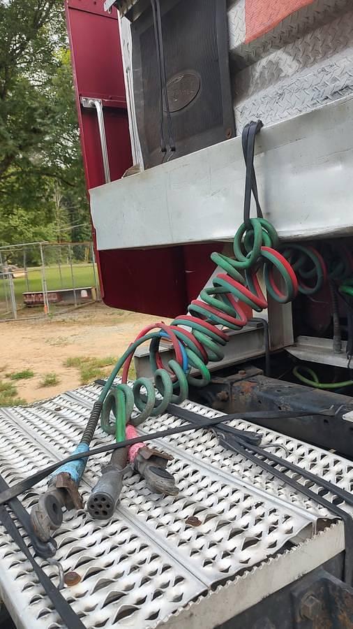 Used 2000 Peterbilt 379 Sleeper Semi Truck