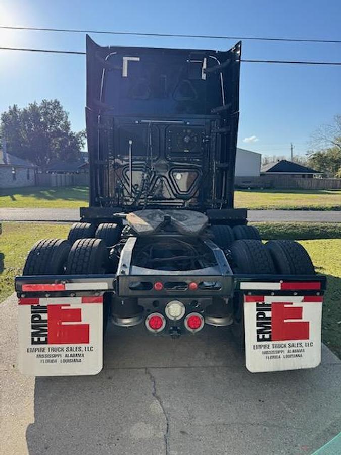 Used 2020 Freightliner Cascadia 125