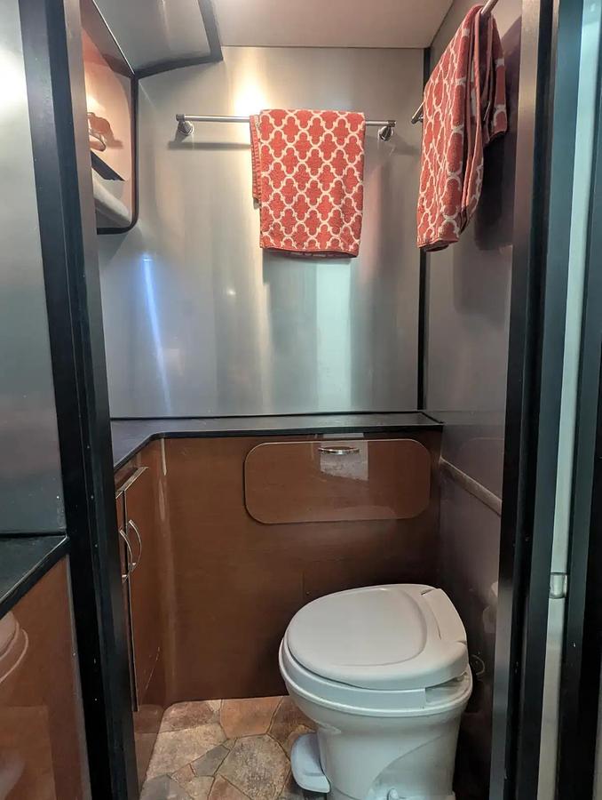 Used 2010 Earthbound 29' Luxury Travel Trailer