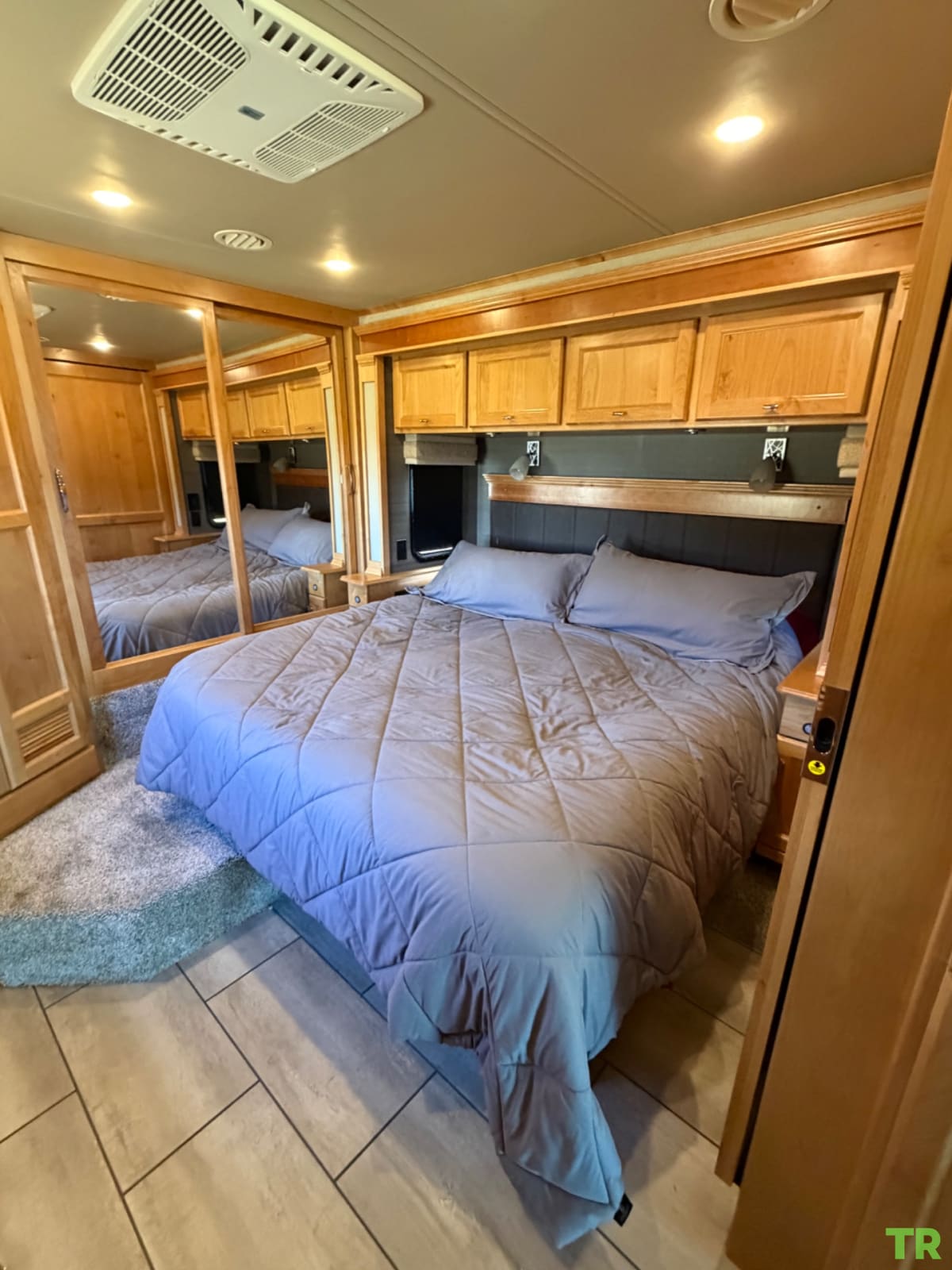 Used 2022 Tiffin Allegro RED 33AL