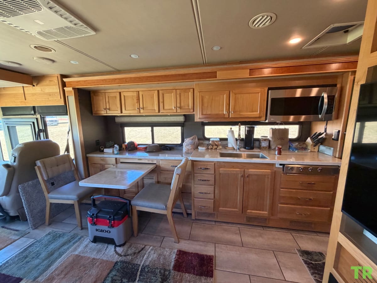 Used 2022 Tiffin Allegro RED 33AL
