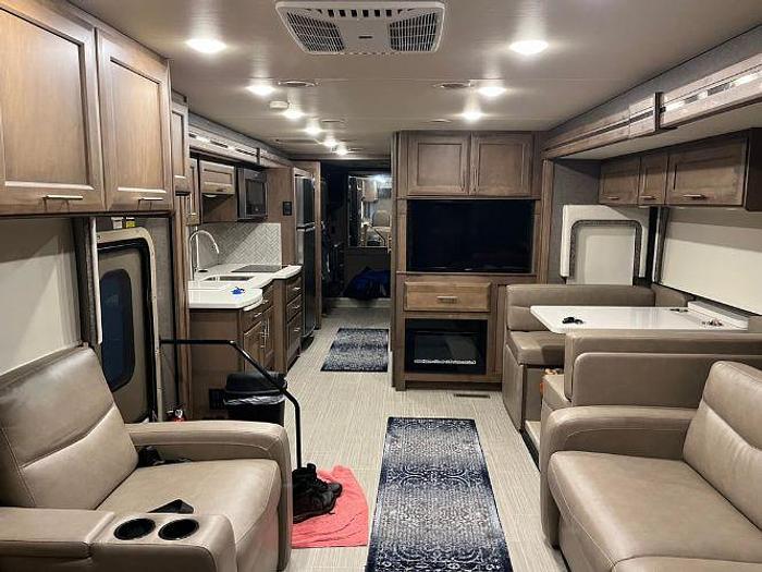 Used 2021 Thor Palazzo 37.4