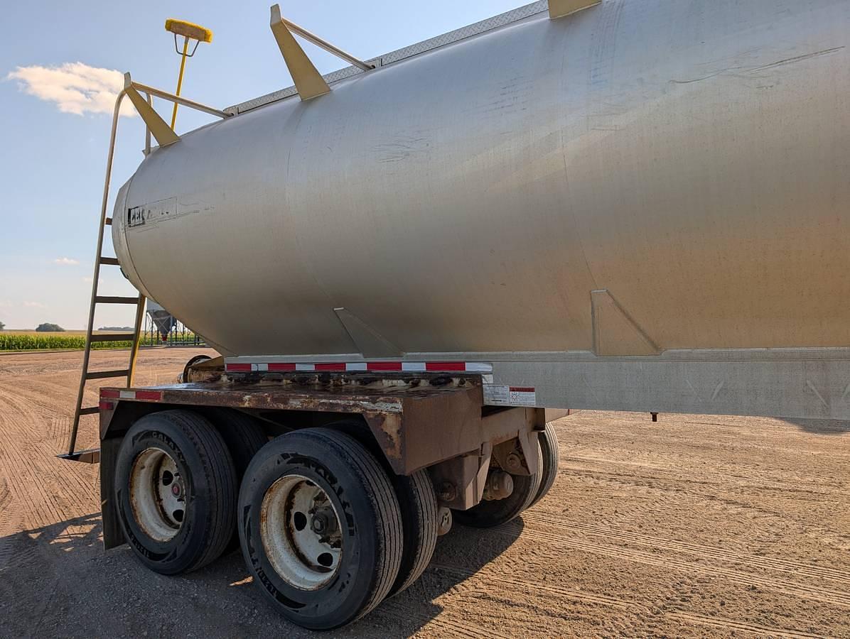 Used 2005 CEI Pacer 24 Ton Feed Trailer