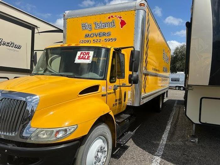 Used 2008 INTERNATIONAL BobTail Box Truck