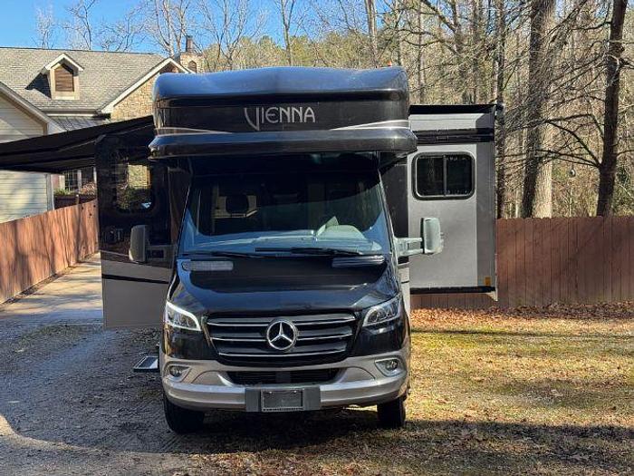 Used 2022 Renegade Vienna 25RMC