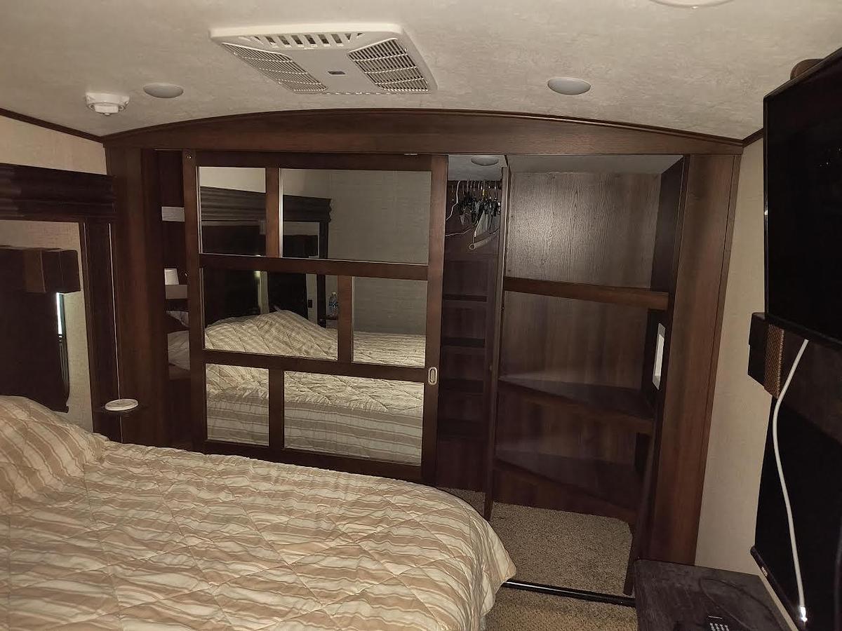 Used 2019 Jayco North Point 37BHFS