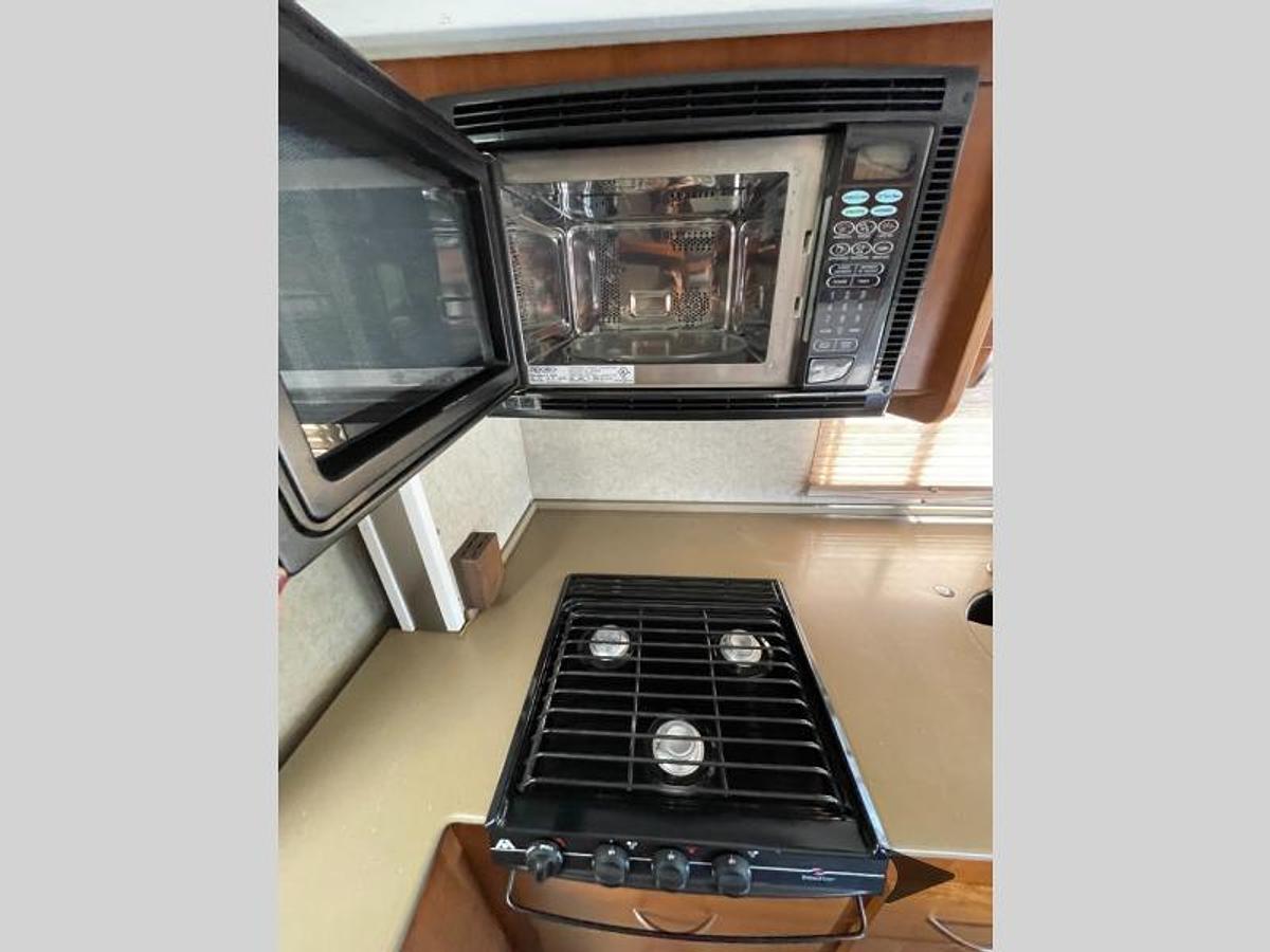 Used 2008 Fleetwood RV Icon 24A Class C Motorhome