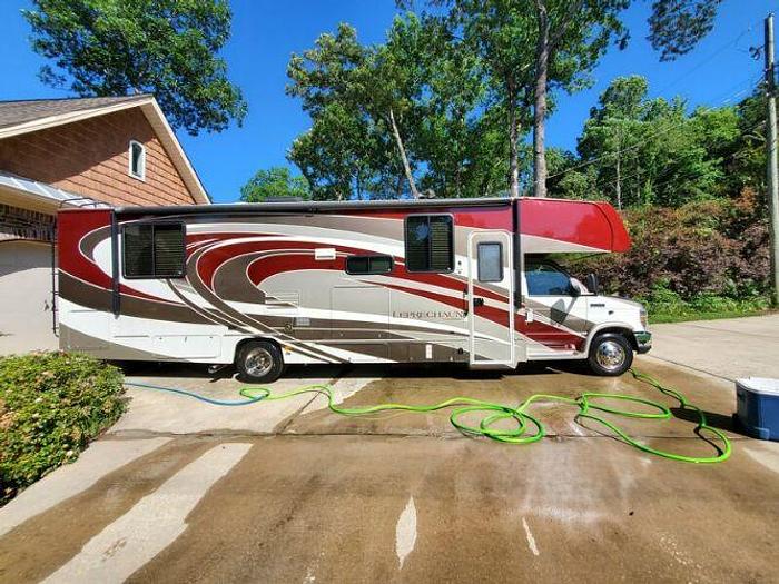 Used 2018 Coachmen Leprechaun 319MB