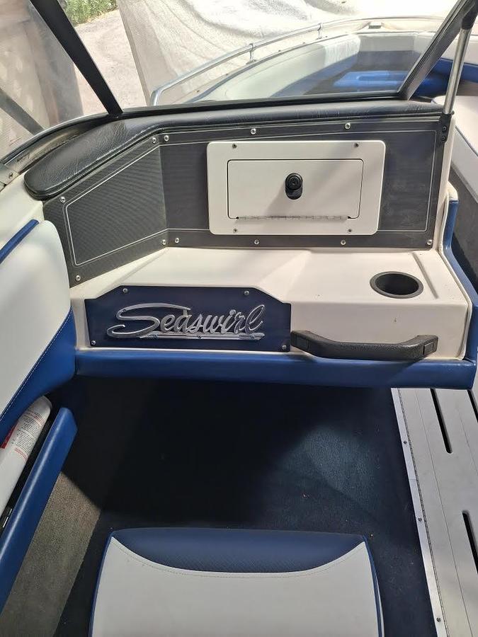 Used 1993 19' Seaswirl Powerboat