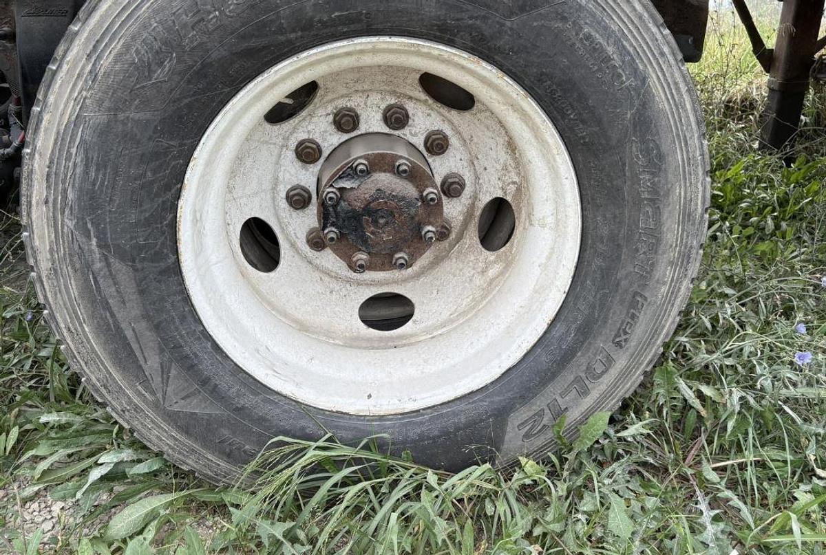 Used 2013 Freightliner Cascadia 113 Day Cab Semi Truck