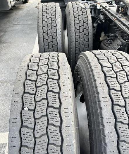 Used 2024 Freightliner CASCADIA 126