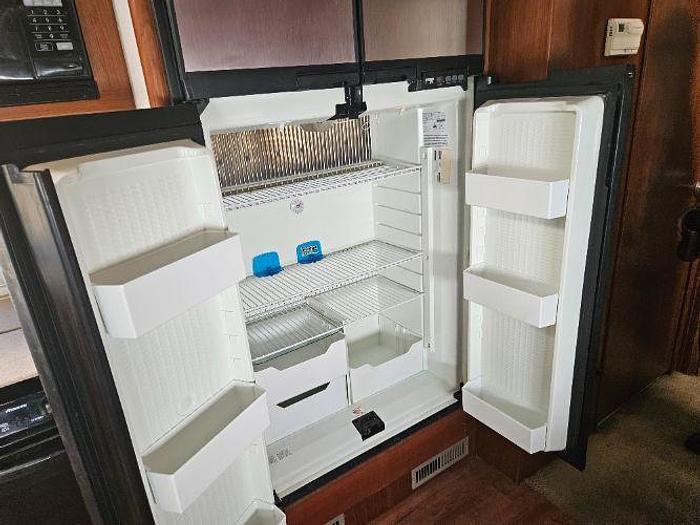 Used 2005 Fleetwood Southwind 37L