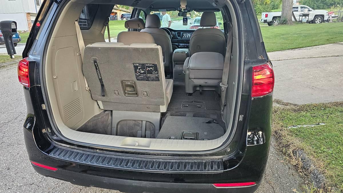 Used 2019 Kia Sedona Minivan