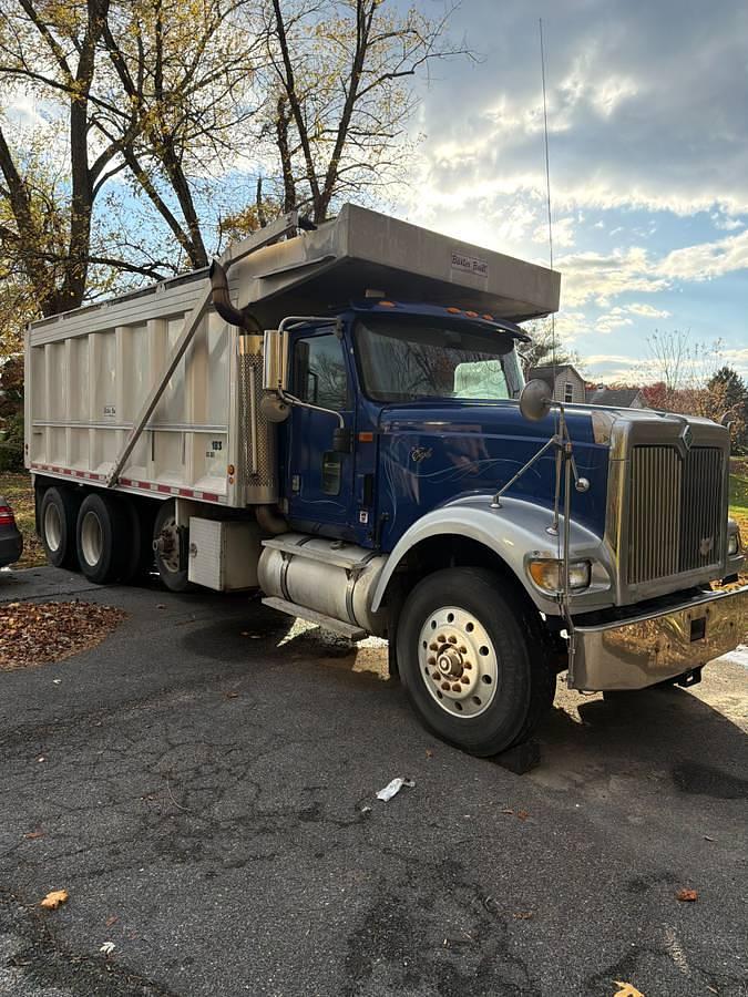 Used 2001 INTERNATIONAL EAGLE 99