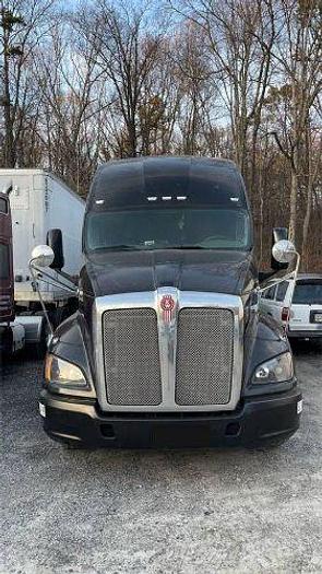 Used 2013 KENWORTH T700
