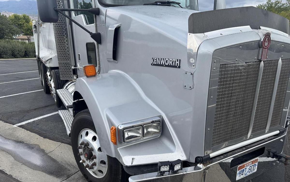 Used 2009 KENWORTH T800 Dump Truck