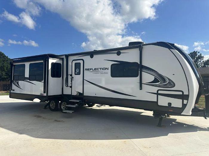 Used 2022 Grand Design Reflection