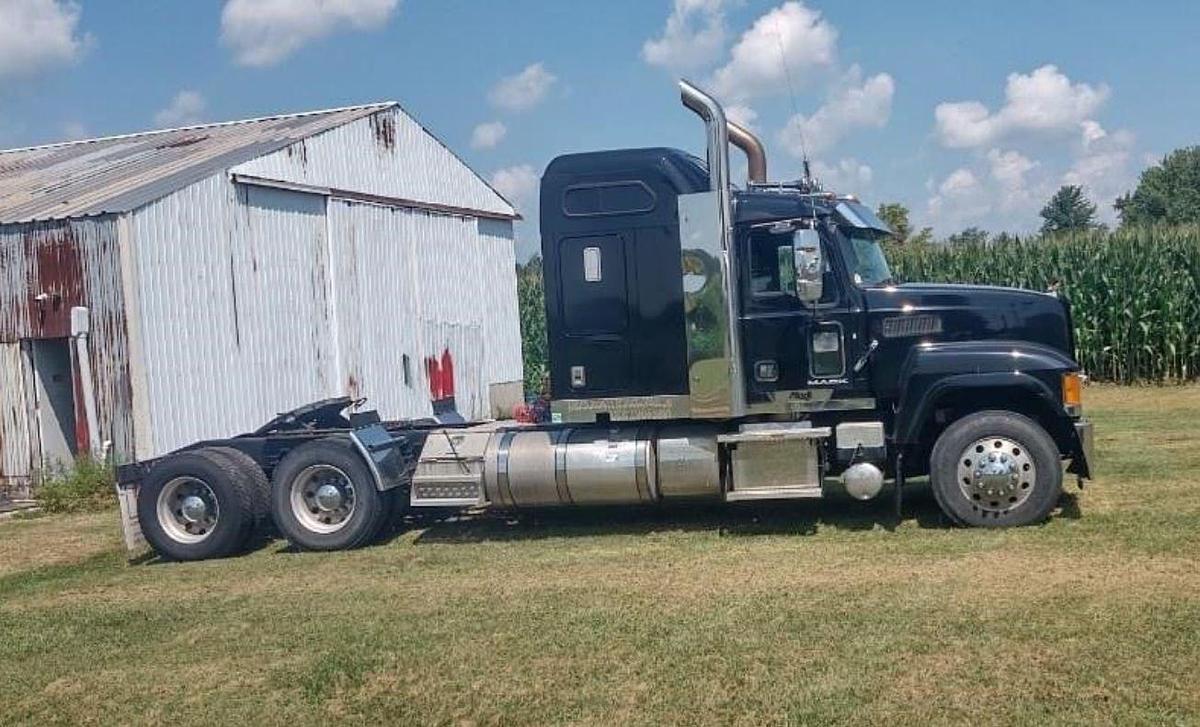 Used 2016 MACK PINNACLE CHU613 RAWHIDE