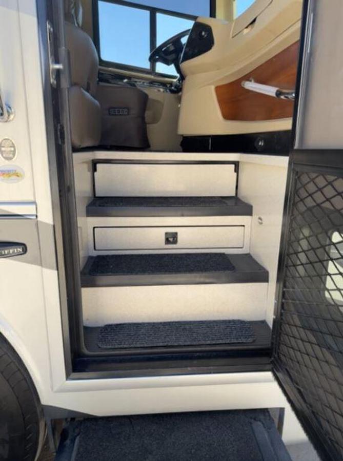 Used Premium 2018 Tiffin Phaeton 40IH XSH