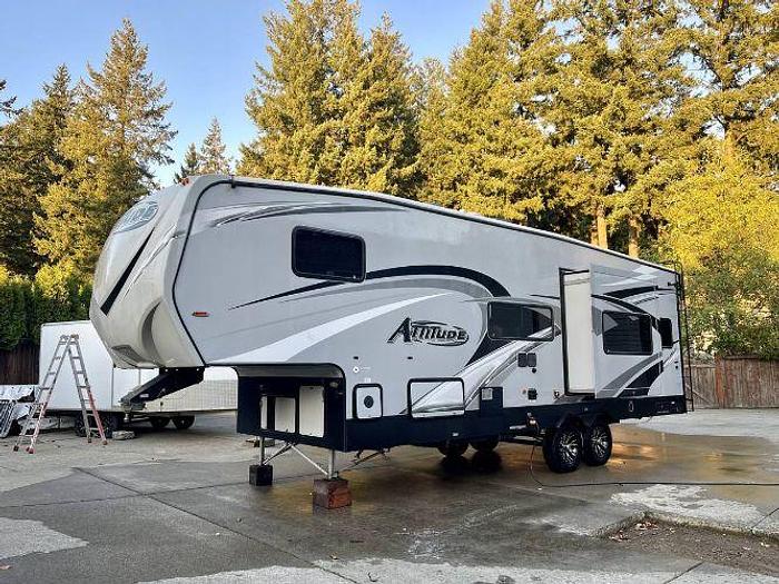 Used 2015 Eclipse Attitude 28SAG